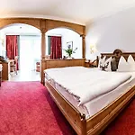 Hotel Hubertushof 4*