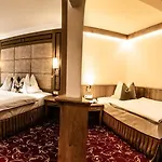 Hubertushof 4* Anif
