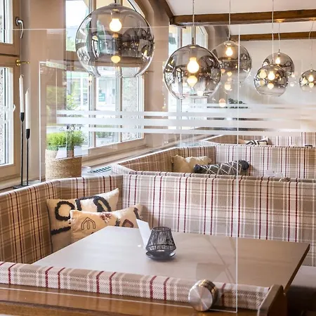 Hubertushof Hotel Anif