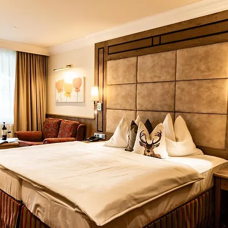 Hubertushof Hotel Anif