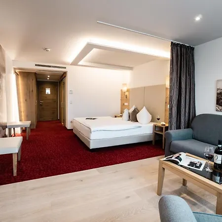 Hubertushof Hotel Anif