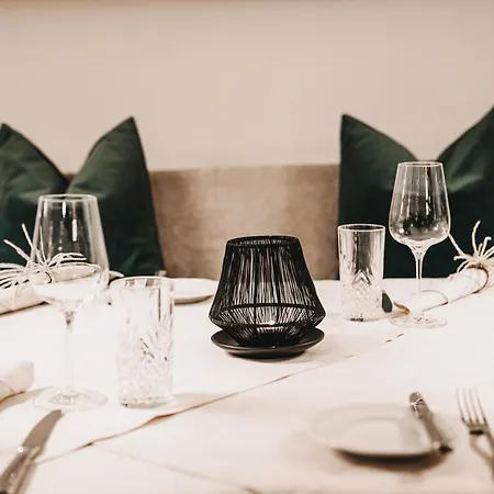 Hubertushof Hotel Anif