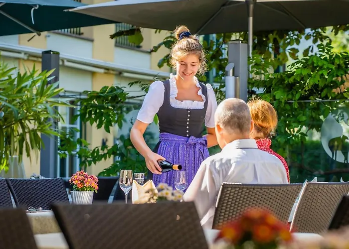 Hubertushof 4* انيف